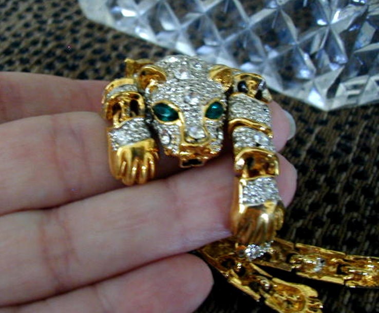 Exquisite Tiger Encrusted, Hinged Bracelet w/Rhinestones & Emerald Colored Eyes