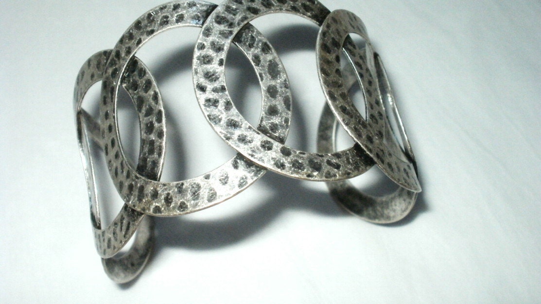 Silver Toned Hammered Cuff Bracelet Open Interlocking Circles