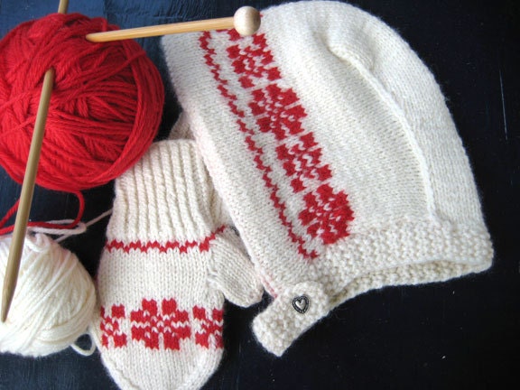 Toddler Bonnet and Mittens Scandinavian Vintage-inspired Design   JULIA