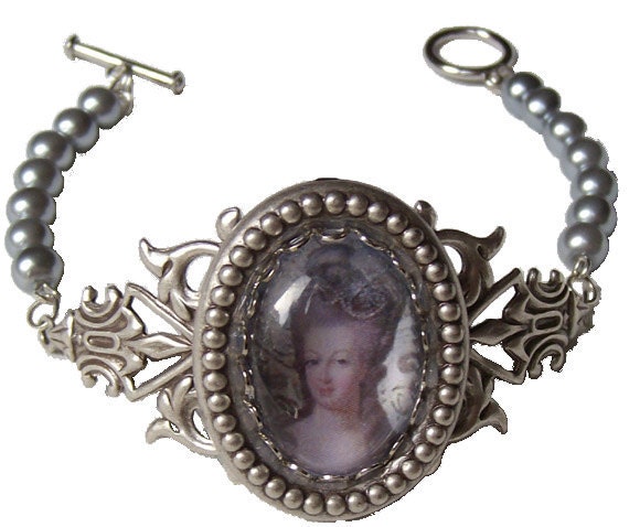 Vintage style Marie Antoinette cameo bracelet with silvered filigree and grey glass pearls