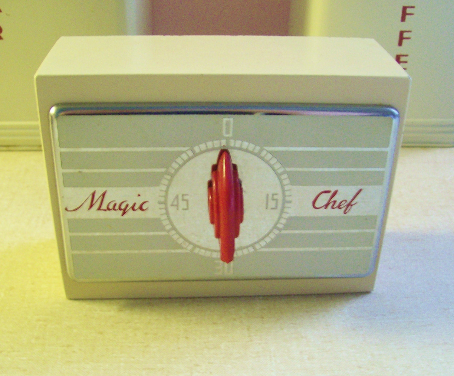 Vintage 1940s/50s MAGIC CHEF Red and White Stove Timer
