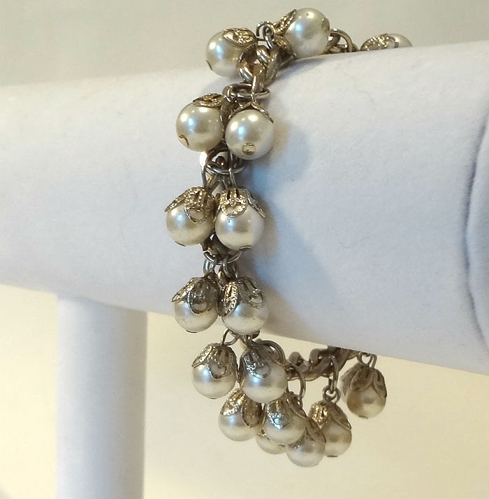 Vintage Faux Pearl Bracelet with Silver Chain Link- 1950's -1960's