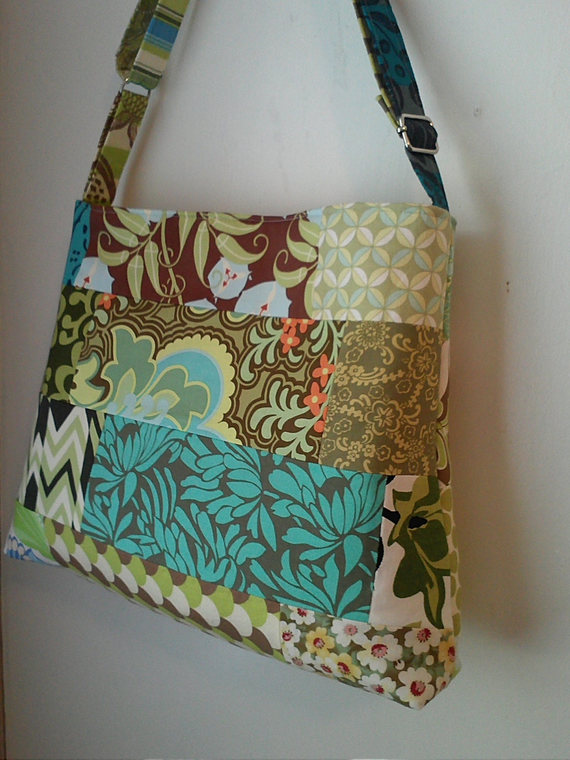 Patchwork Tote Handbag with Adjustable Strap in Green