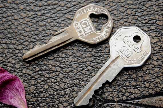 Vintage General Motor Ignition Keys GM car by oddsandthreads