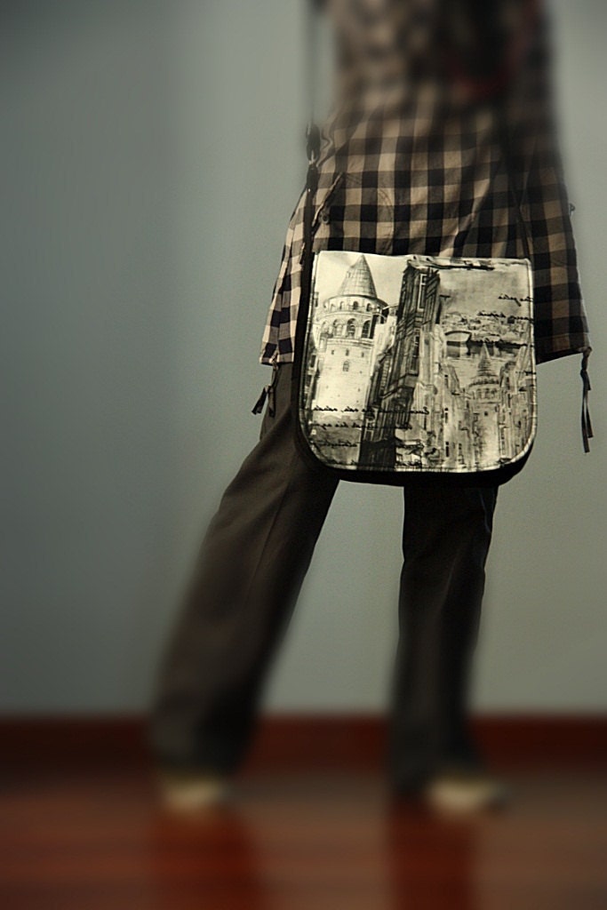 British postcards prints, large ,usefull messenger bag/london messenger bag/dark blue red beige messenger bag/ready to ship
