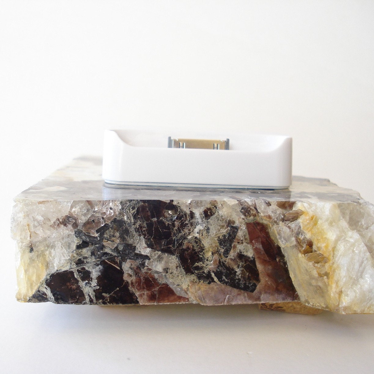 iPhone 4s White Delicatus Granite Black/Purple quartz formations hand chiseled edge