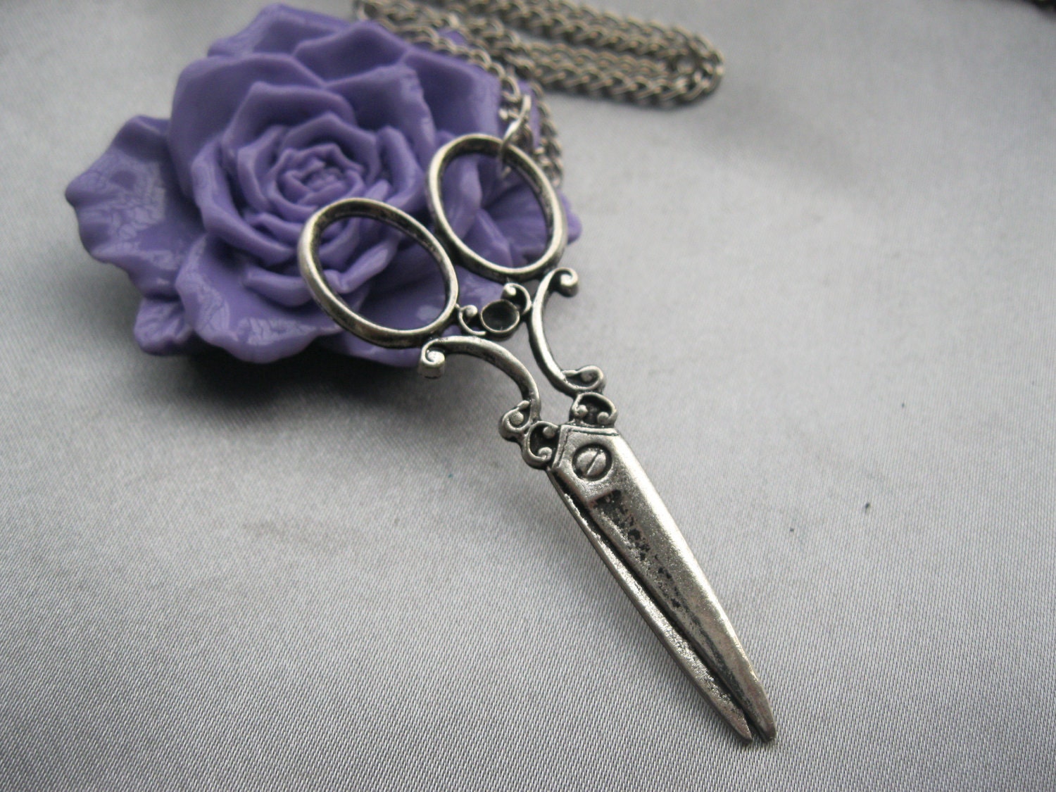 necklace---antique silver scissors necklace---Z189