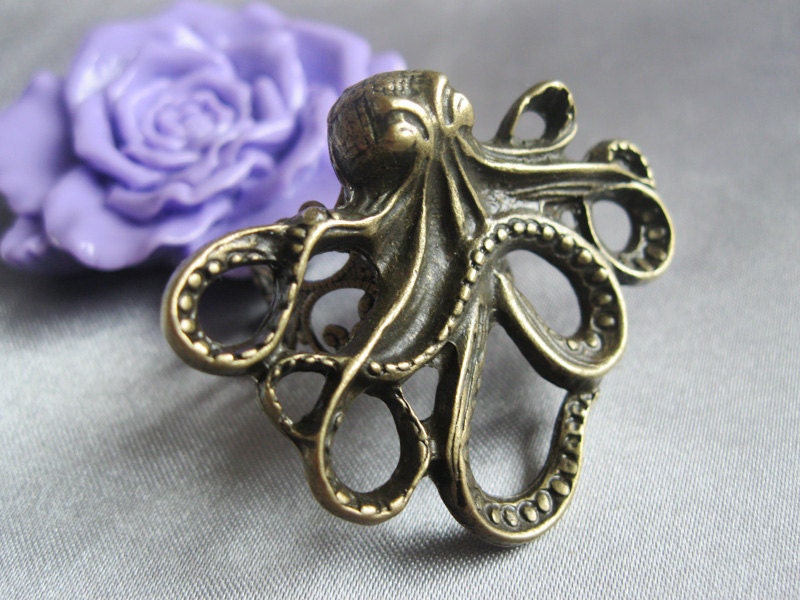 ring---antique bronze octopus ring---Z092