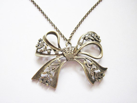 Big Bow Necklace