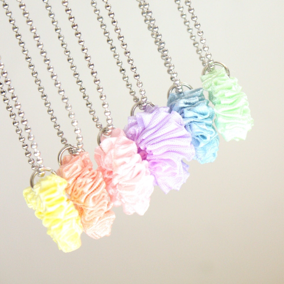 Handmade bridesmaids jewelry - set of 6 necklaces in pastel tones. Peach, mint, baby blue, baby pink, yellow and lilac.