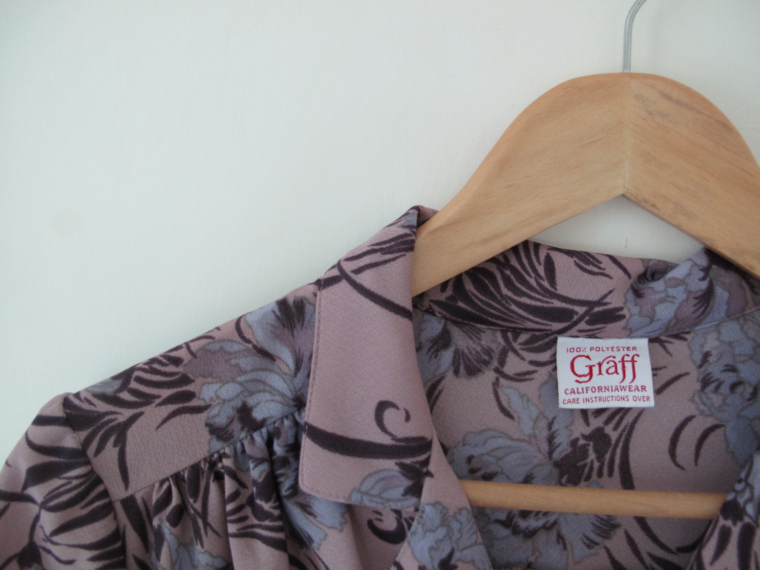 Vintage Graff Californiawear Blouse with Purple Floral Pattern and Notched Collar Button Up