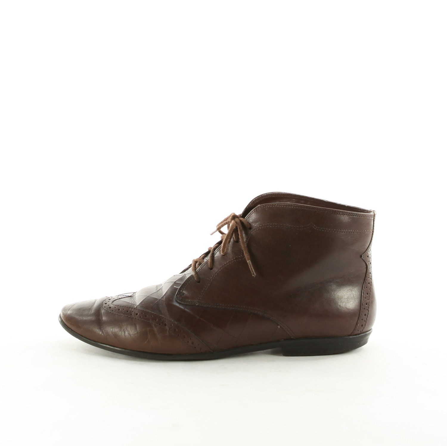 Vintage Grannies: Brown Leather Ankle Boots. Diamond Cuts and Perforated Wingtips. Made in Brazil by Naturalizer. Size - Womens VTG US 7.5 M