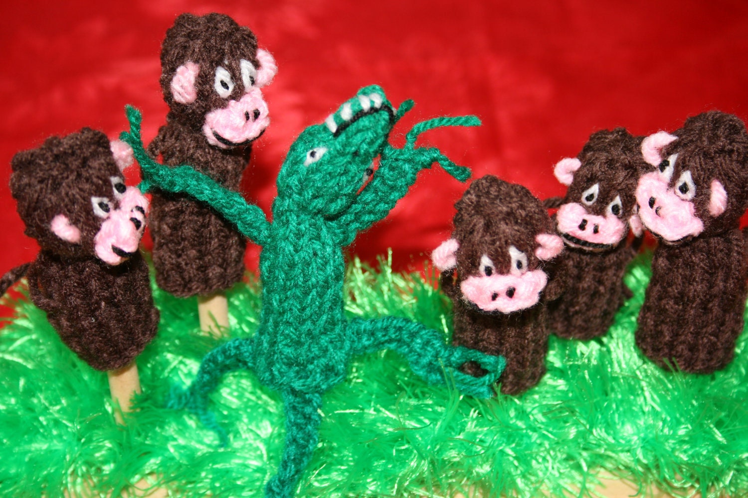 Five Monkey And Crocodile Finger Puppets.