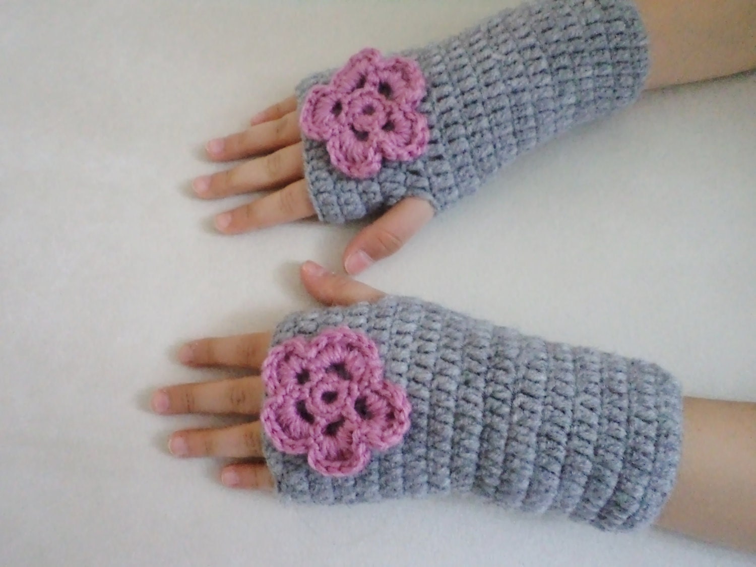 Gloves, Kids girl gloves,  holidays, grey gloves with pink flower, fingerless mittens, holiday gifts, girls gifts, gift idea - BloomedFlower