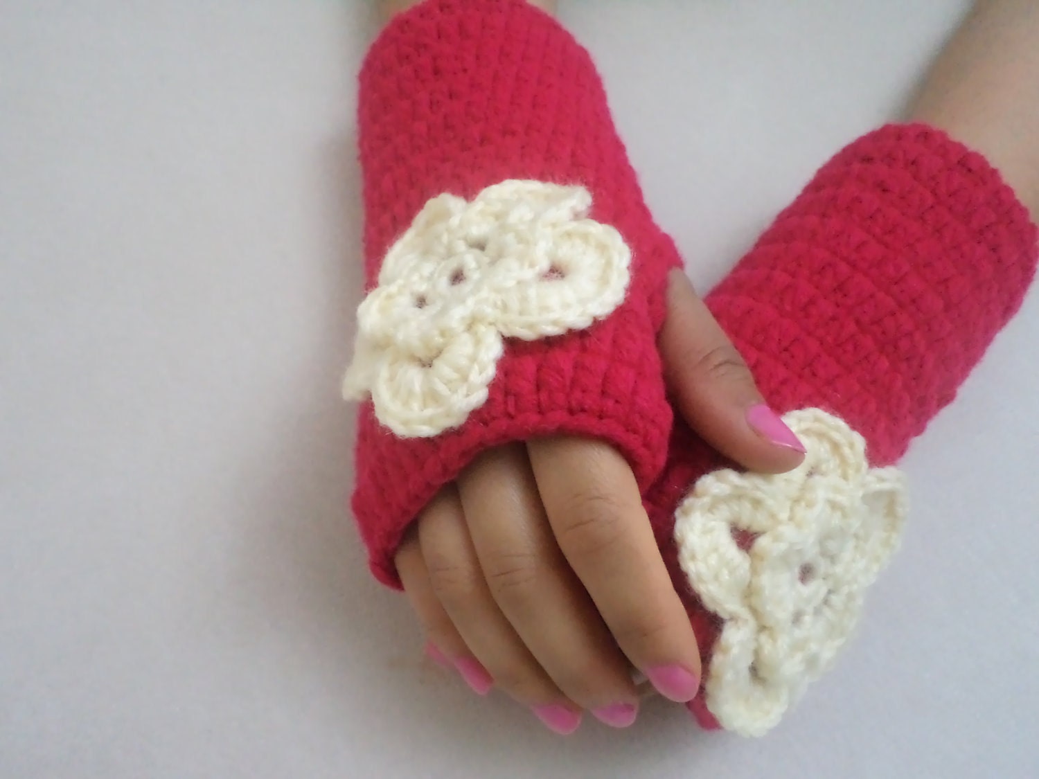 Pink Fingerless gloves with cream flower, hand crochet wool and acrilic gloves, New fashion accessories, handmade gloves