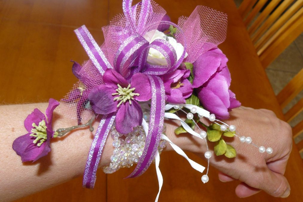 Corsage-Purple Wristlet Corsage