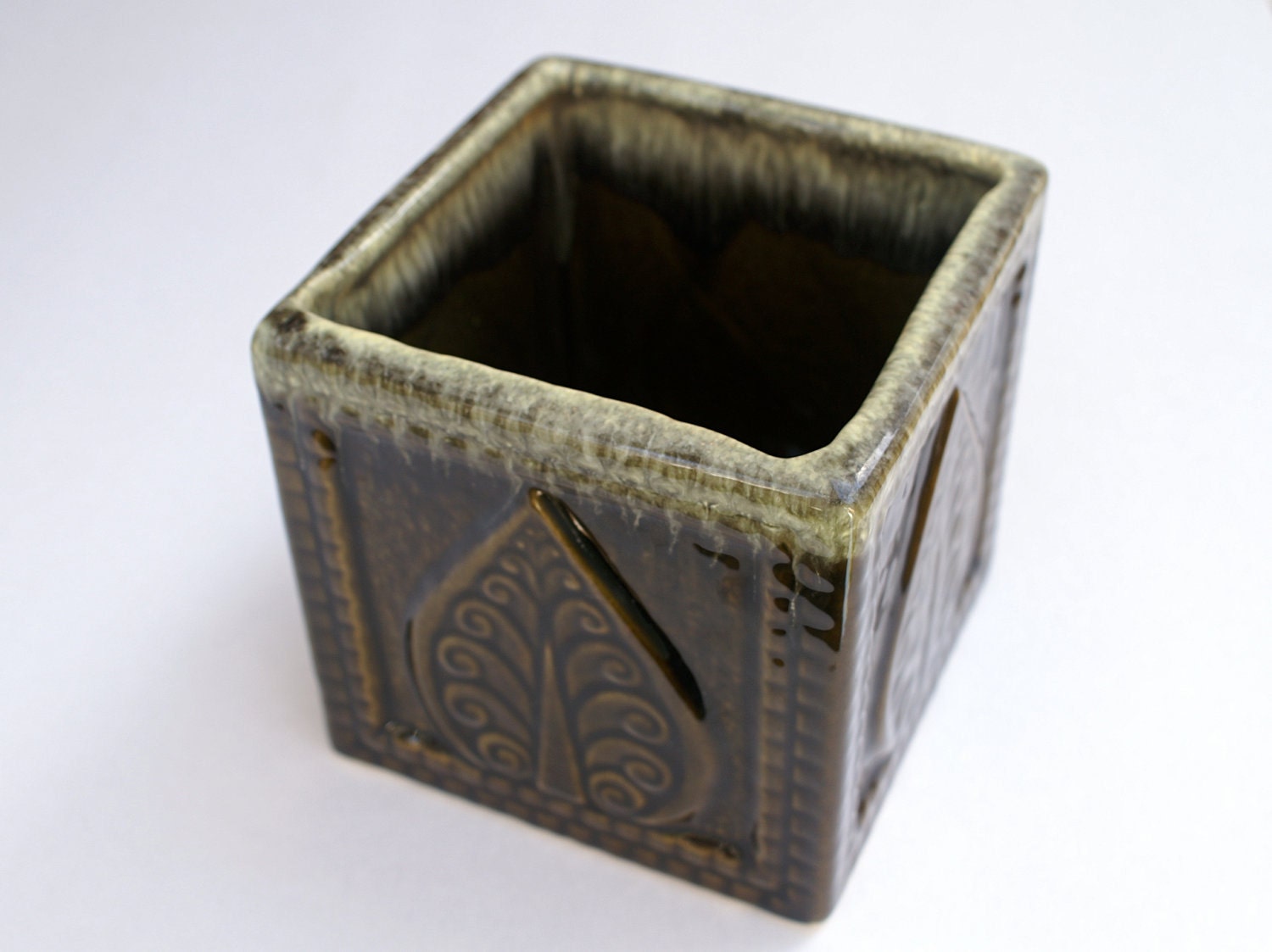 Vintage Hull Pottery Square Planter Green Leaf Design and Drip Edge