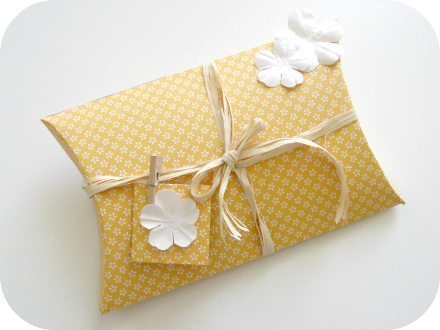 Large Paper Pillow Yellow and white Gift Box-Wrapping set
