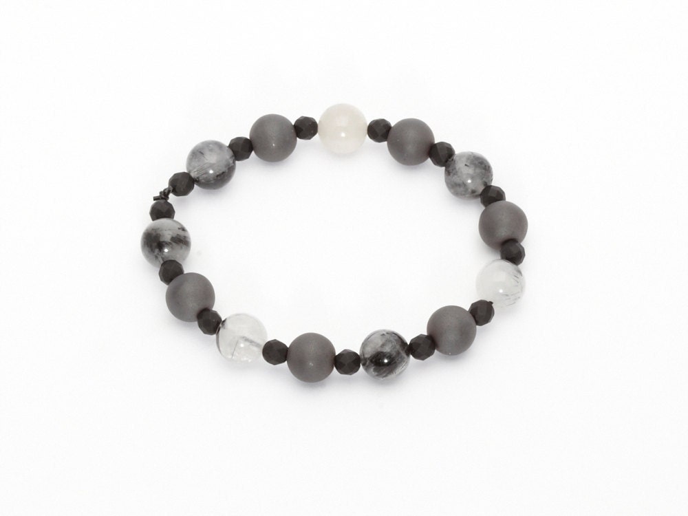 Tourmalinated quartz, hematite, and onyx stretch bracelet - Miriam collection