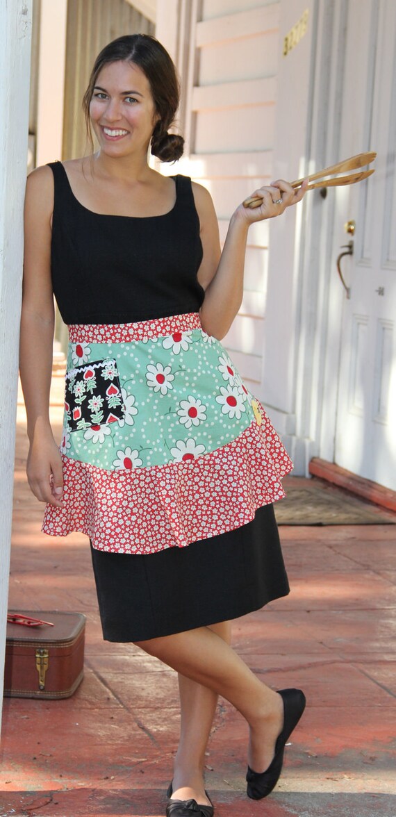 Sassy Flounce Retro Apron Pattern - full and half apron