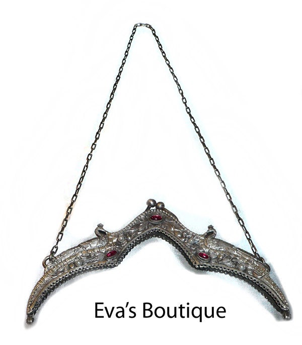 Beautiful antique silver purse frame with chain