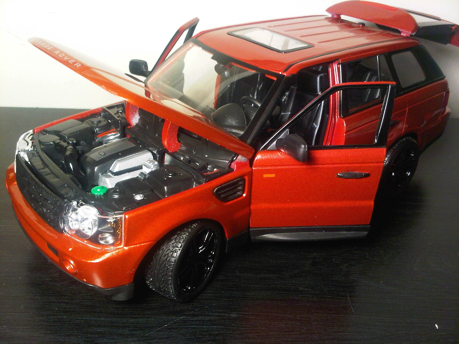 Hand Painted Detail Range Rover Sport 1:18 Scale Special Edition Diecast, Die Cast