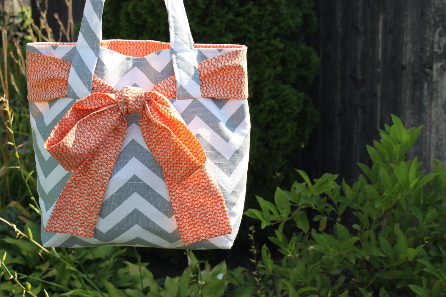X-LARGE gray and white CHEVRON stripe zigzag Handbag/ Diaper Bag/ Purse/ Tote/ Beach Bag with Orange Bow/Sash and 4 Interior Pockets