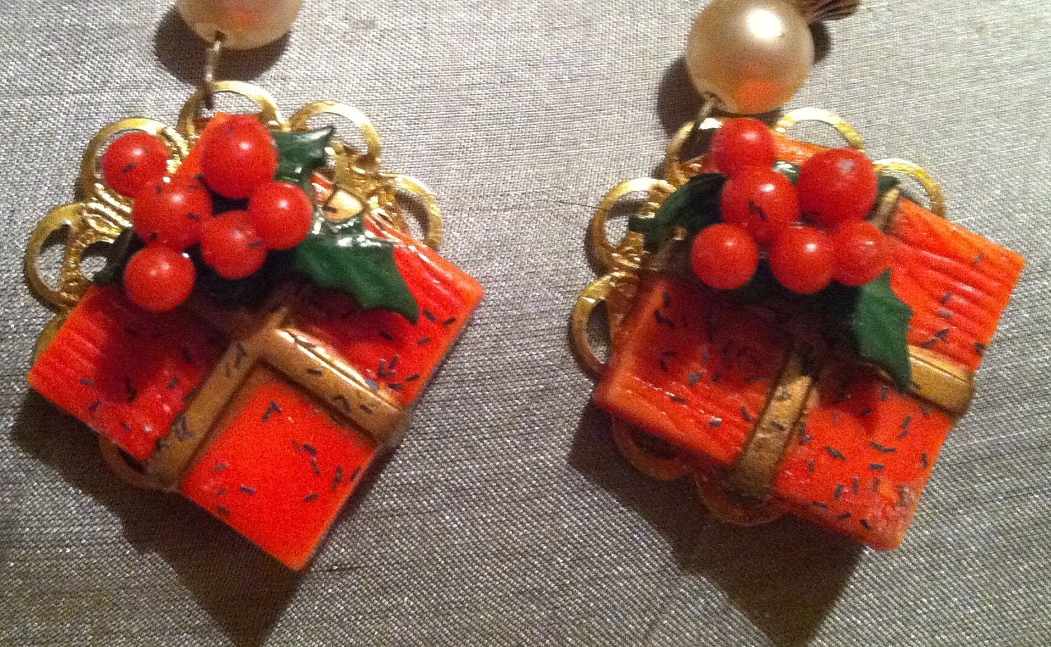 Christmas Retro Red Celluloid Gift Present  Earrings