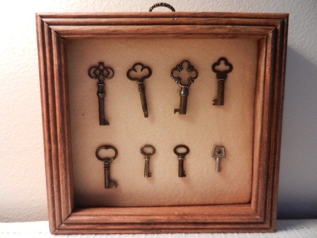 Men’s Dad’s gift , Skeleton keys vintage wall hanging box frame