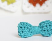 CROCHET BOW in teal, headband / bow tie