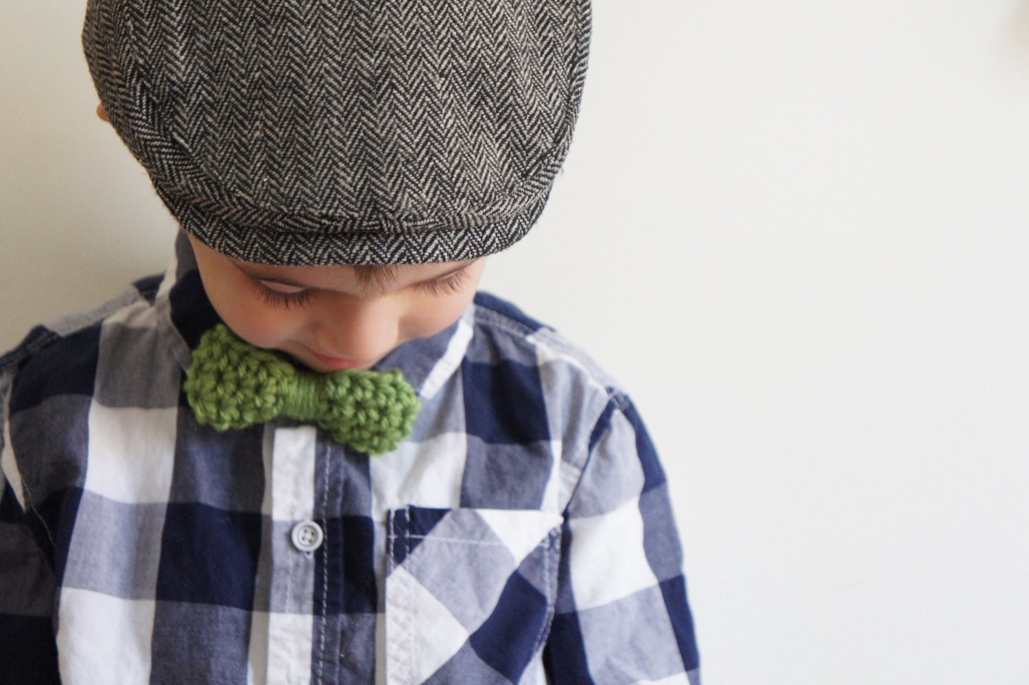 CROCHET BOW in grassy green, headband / bow tie