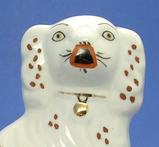 Vintage Sraffordshire Dog Mantle Dog England Rust White Gold Lock 1930s