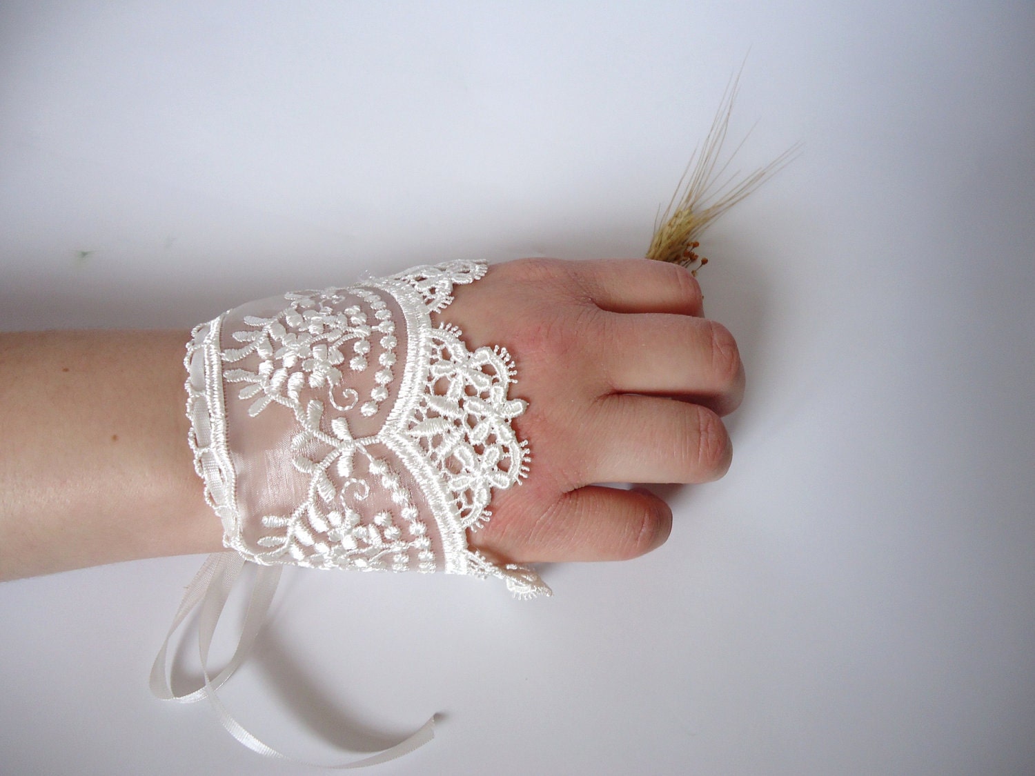 Wedding Cuffs, Lace Wedding Accessory, Bridal accessory, Fingerless Gloves, Ivory