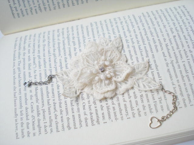 Bridal cuff, Bridesmaids Accessories, Wedding cuffs, Ivory Lace Bracelet, Women accessories,