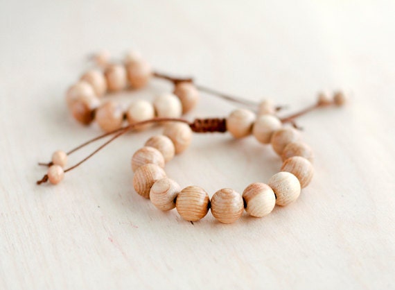Mommy & me healing bracelets - set of 2 - All natural Juniper wood jewelry - beaded bracelets in cream beige brown colors by kangarusha
