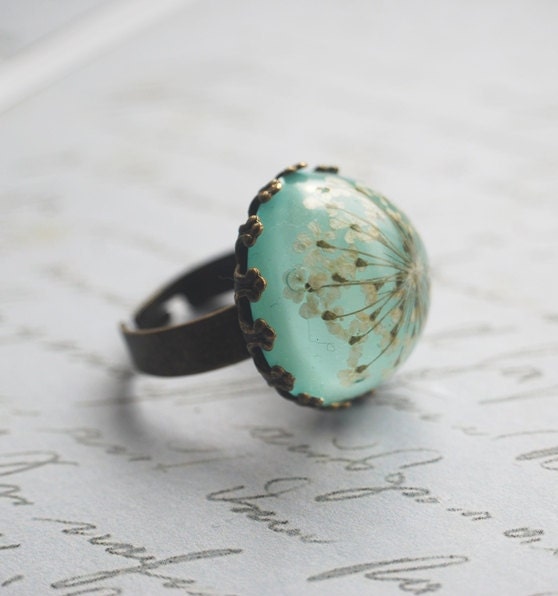 Real Flower Ring Resin Jewelry 05 Turquoise Mint Jade Green Queen Anne's Lace Botanical Specimen Antique Adjustable Rustic Natural Woodland