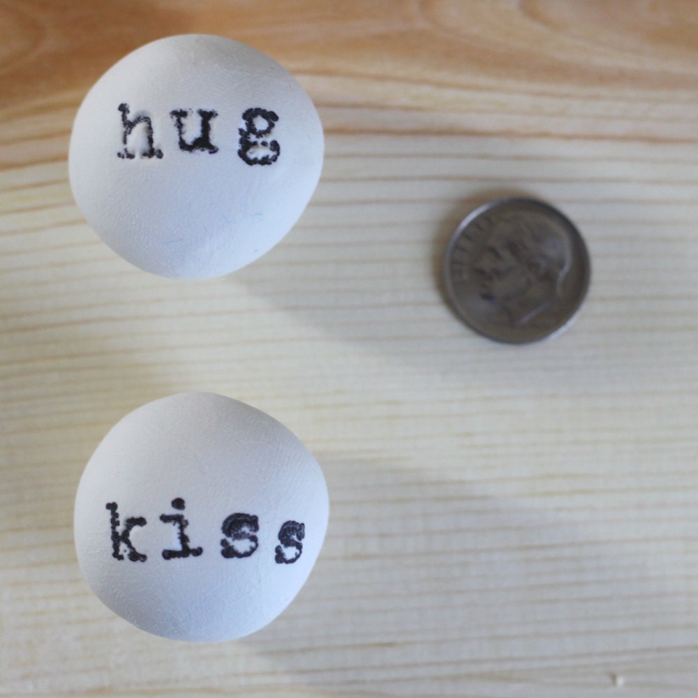 clay hug and kiss ball vase fillers