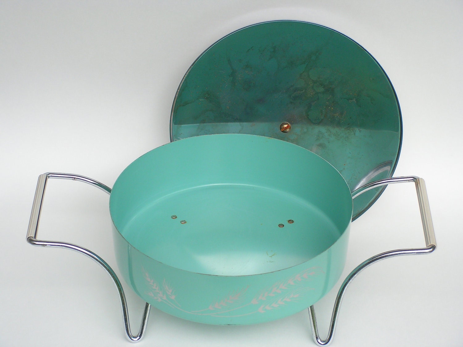 SERVER- Aqua Mint Seafoam - Beautiful Covered Casserole Dish - Retro
