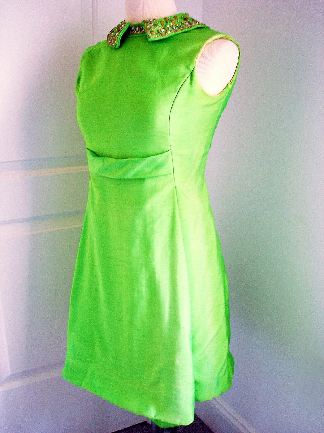 Vintage 60s cocktail dress in lime green/ bejeweled collar