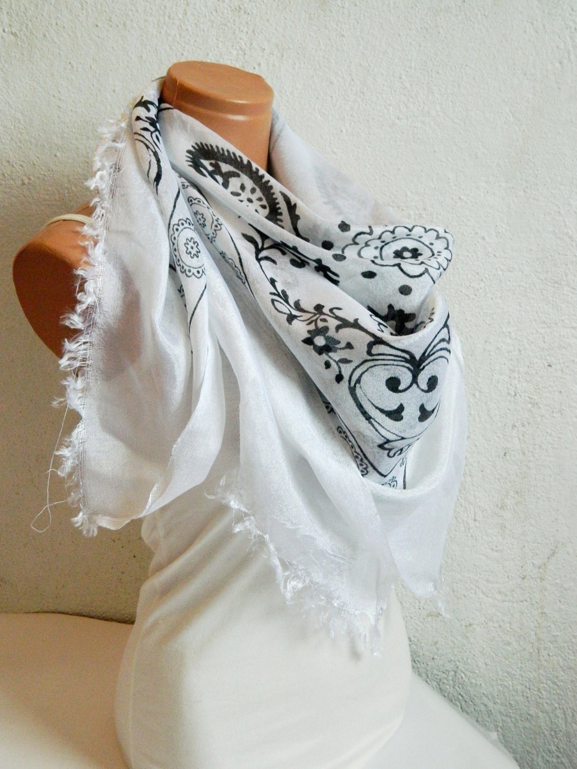 Woman Scarf White Black , Turkish Yemeni OYA Scarf .bridal,scarf,authentic,elegant, fashion, personalized design. Wedding scarf for bride...