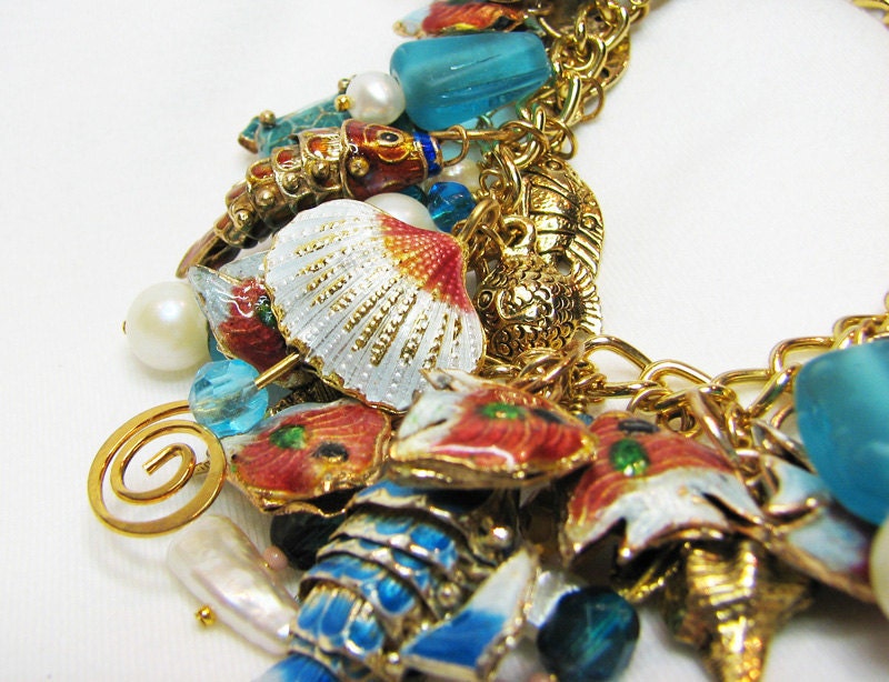 Cha cha bracelet. Sea life, shell and fish charms. Cloisonne enamel. White, aqua and coral. Gold chain. Feminine bBeach jewelry.