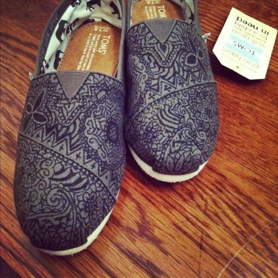 Custom Hand-Painted Toms in Black and Olive