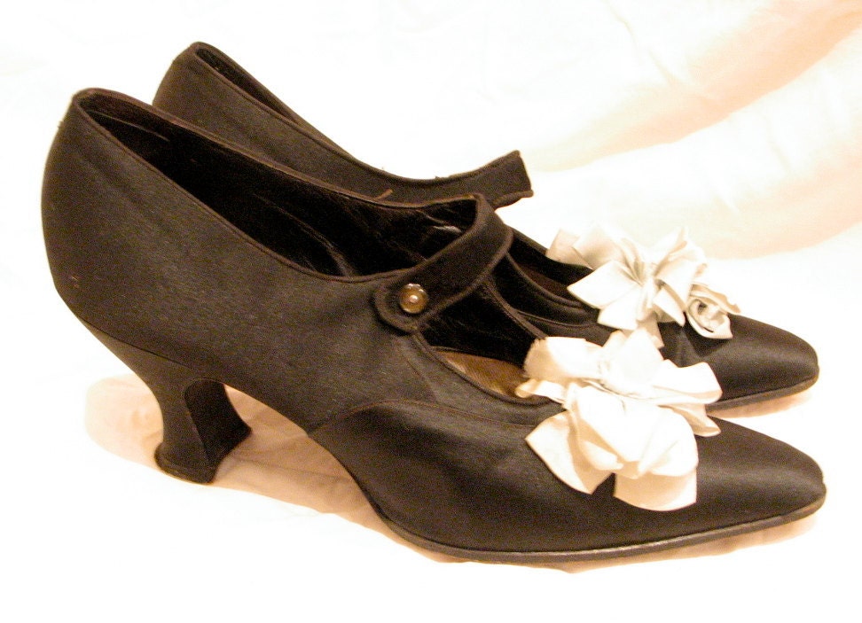 1920s Vintage Rare Black Silk Shoes featured by