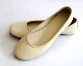 SALE. sz 4. AISÉ. Womens shoes / leather ballet flats