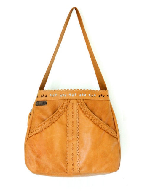 L'AMOUR. Handmade shoulder leather bag / tote bag with hand cut out detail. Available in different leather colors.