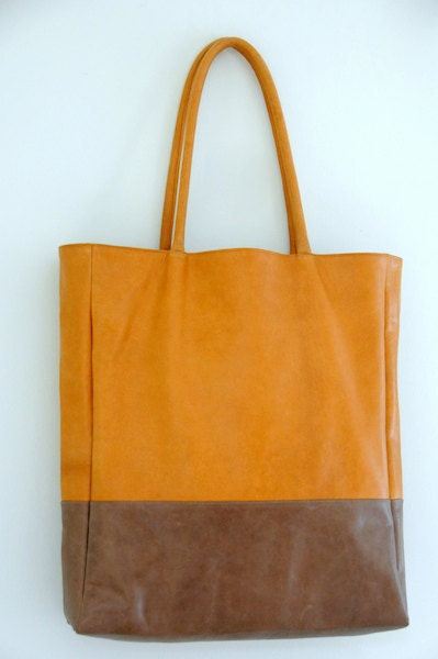 INGENUE. Leather shoulder bag / handbag / oversize tote. Available in different leather color combinations.