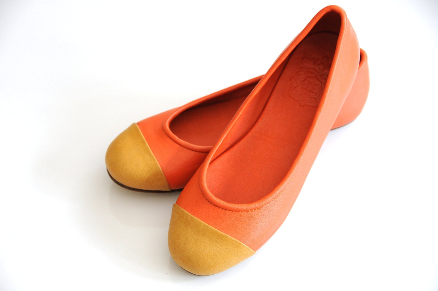 ANN. Ballet flats / womens flat shoes / leather. sizes 35-43. Available in different leather colors.