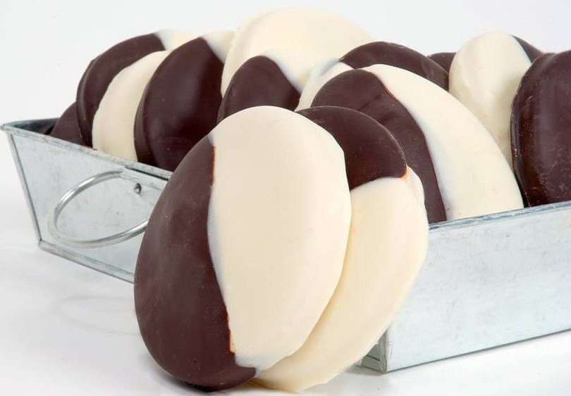 NEW YORK STYLED Black and White Cookies 1 Dozen 5in large Black and white cookies, cookies with black and white icing wedding favor