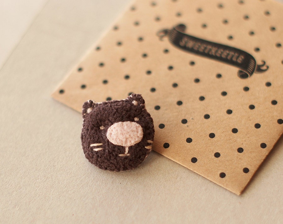 Tiny cute cat brooch / Dark brown kitty with pale pink nose / Felt plush animal brooches / Christmas gifts for kids / Made to order