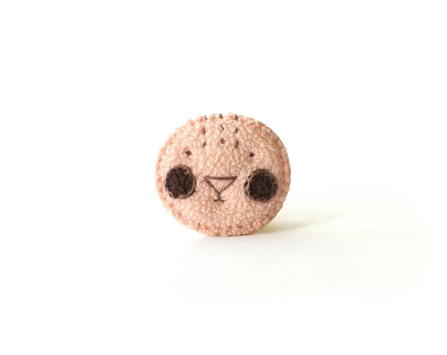 Pale pink plush cat brooch / Cute handmade animal brooches / Pink and brown / Christmas gifts for kids / Made to order